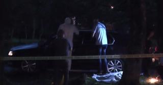 Un bărbat de 30 de ani din Roman a fost găsit împuşcat în maşină. Tânărul avea drept de port-armă