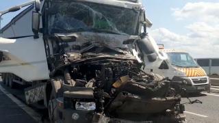 Accident în lanţ pe A4, în apropiere de Agigea. Mai multe camioane au fost implicate