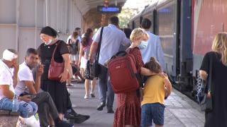 Cazul trenului care a plecat gol spre destinaţie, în timp ce călătorii aşteptau pe alt peron. CFR dă vina pe o angajată nouă