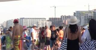 Peste 250.000 de turişti au umplut plajele staţiunilor de pe litoral. Nemulţumirile sunt însă la ordinea zilei