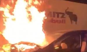 Carambol pe Autostrada A1. Două dintre maşinile implicate au fost distruse de flăcările violente