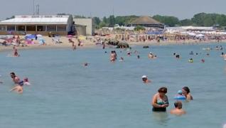 Litoralul românesc, din ce în ce mai aglomerat. Turiştii preferă staţiunile din sudul Mării Negre