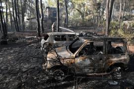 Turiști români amenințati de incendii, în Grecia și Turcia. Unii s-au baricadat în camerele de hotel din cauza fumului gros