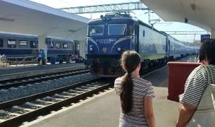 Pleci astăzi cu trenul şi ajungi peste două zile la destinaţie! Coşmar pentru zeci de călători, după ce o cursă de 15 ore s-a transformat într-una de 30