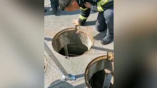 Un muncitor a murit intoxicat într-un canal tehnic, la Tecuci. Colegul său a fost resuscitat şi dus cu elicopterul SMURD la spital