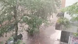 După caniculă, furtuni violente şi vijelii. Vântul ar putea sufla şi cu 100 de kilometri pe oră