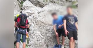 Trei tineri au rămas blocaţi pe un traseu periculos din Bucegi. Niciunul nu avea echipament corespunzător pentru căţărare