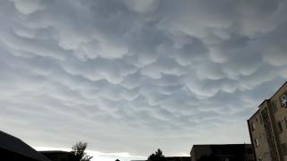 Imagini unice cu norii Mammatus, surprinse în Alba