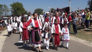 Peste 5.000 de persoane au participat la ediţia a doua a Festivalului Plăcintelor Pădureneşti, în Hunedoara