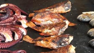 Românii aleg să mânânce tot mai des fructe de mare. În aceste zile a avut loc Festivalul Mediteranean de la Bistriţa