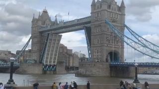 Probleme la Tower Bridge: traficul a fost dat peste cap după ce podul s-a blocat dintr-o eroare tehnică
