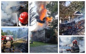 Imagini tulburătoare: Biserică de lemn arsă din temelii chiar înainte de sărbătoarea Adormirea Maicii Domnului. Flăcările zărite din depărtare