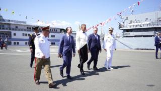 Ziua Marinei, sărbătoare fără spectatori. Cîţu a apărut în public pentru prima dată de la dezvăluirea secretului din tinereţe: s-a afişat alături de preşedinte