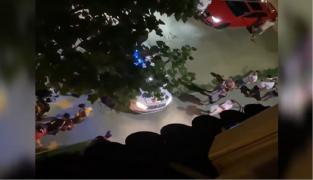 Un bărbat beat a alergat cu toporul mai multe persoane dintr-un cartier din Satu Mare