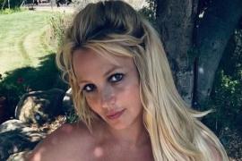 Britney Spears continuă să-și îngrijoreze fanii. Artista se fotografiază goală și postează imaginile pe Instagram