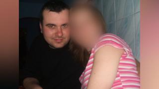 Bărbatul din Braşov care racola fete, director într-un celebru fast-food, le chema cu CV-ul şi le trimitea să se prostitueze. O victimă abia terminase clasa a opta