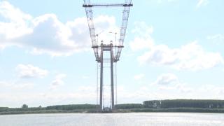 Înaintează lucrările la podul care va face legătura între Brăila şi Tulcea. Construcţia este proiectată pentru a rezista 150 de ani