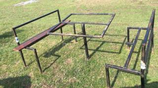 Cel mai lung traseu de biciclete, aflat la doi paşi de Timişoara, arată ca după război: Mese şi scaune vandalizate, gunoaie la tot pasul