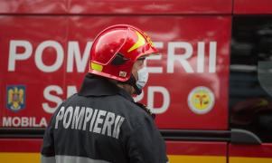 Patru case din Caraş-Severin, la un pas de a se face scrum după ce un bătrân a aruncat, la întâmplare, o ţigară aprinsă