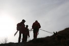 Turistul căutat trei zile pe munte, deși ajunsese acasă și ”a uitat” să-i anunțe și pe salvamontiști, nu poate fi sancționat