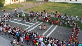 Lecţie de istorie pentru turiştii veniţi la Cetatea Alba Carolina. Luptele între gladiatori i-au fascinat pe curioşi: "Este un loc minunat"