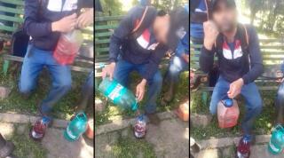 Muncitor din Galați, filmat cum îi învață pe nepalezi să fure combustibil de la motocoasă: "And benzina... understand? Păi problem..."