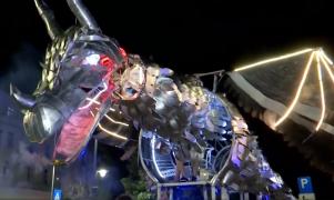 Păpușile gigantice au luat cu asalt străzile din Craiova. Festivalul Puppets Ocuppy Street va anima străzile orașului până pe 1 septembrie