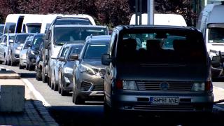 Şoferii dau testul răbdării în vămile din România: cozi uriaşe pe sensul de ieşire din ţară, în Nădlac se aşteaptă chiar şi 120 de minute