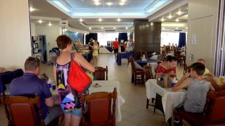 Amenzi de aproape 2 milioane de lei pe litoralul. Inspectorii au sancţionat condițiile dezastruoase și mizeria din bucătăriile restaurantelor