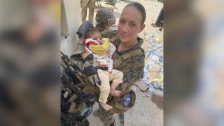 Femeia soldat, simbolul eforturilor de evacuare ale Armatei SUA din Afganistan, a fost ucisă de ISIS în atacul sinucigaş de la aeroport