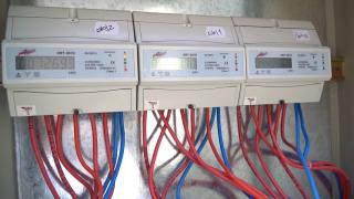 Factură de 27.000 de lei la lumină pentru o familie din Alba. 10.000 de români, reclamaţii la ANR, după liberalizarea pieţei energiei