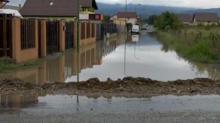 Brașovul, resemnat în fața pârâului Ghimbăşel, care face prăpăd la fiecare furtună puternică. Autoritățile așteaptă: "Este necesară o gândire pe termen mediu"