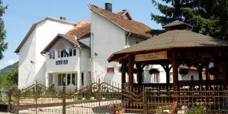 Două localități din județul Satu Mare au intrat în scenariu roşu. Se închid restaurantele și barurile