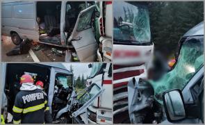 Accident grav după impactul cu un TIR, pe DN17. Şoferul unui microbuz a pierdut controlul volanului într-o curbă periculoasă