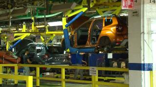 Cea mai mare criză mondială de semiconductori pune lacătul pe Uzina Dacia de la Mioveni pentru cinci zile