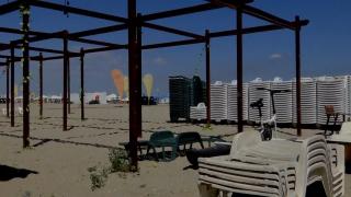 Vremea capricioasă le-a dat planurile peste cap patronilor de pe litoral. Doar cu preţurile mici mai reuşesc să atragă turiştii