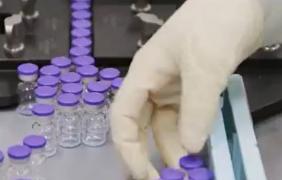 Cei care au creat vaccinul AstraZeneca vor să trateze cancerul. Acelaşi răspuns imun provocat de serul anti-Covid poate fi eficient şi în combaterea tumorilor