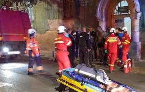 Incendiu la Spitalul de Psihiatrie din Arad, provocat de un pacient. Medicii susţin că la internare acesta a fost percheziţionat. "A fost transferat doar în chilot"