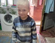 Băiețelul de 4 ani din Gorj, dat dispărut de tatăl sau, a fost găsit teafăr după mai multe ore de căutări