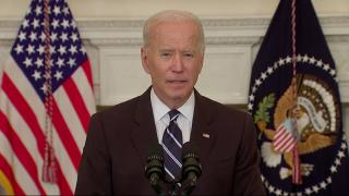 Joe Biden anunţă vaccinarea obligatorie sau testarea săptămânală în firmele cu peste 100 de angajaţi. Amenzi dure pentru cei care nu poartă mască