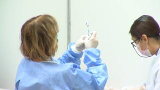 Doar jumătate dintre profesorii întorși la catedră sunt vaccinați, în Timiș. Cum pot afla părinții ce dascăli nu au fost imunizați