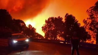 Mii de oameni evacuţi, şase zile de când paradisul de pe Costa del Sol arde fără oprire. Cum pompierii nu mai fac faţă, armata a fost trimisă în ajutor