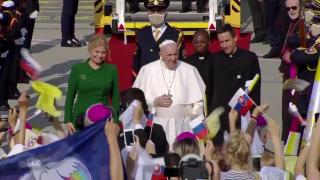 Papa Francisc, a doua călătorie apostolică din pandemie: "Crucea plantată în pământ îşi ridică şi îşi întinde braţele spre toată lumea"