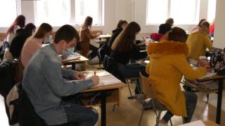 Lipsa de spaţiu mută sălile de clasă în containere sau foste internate. Ce soluţii au autorităţile din Timişoara pentru numărul mare de elevi