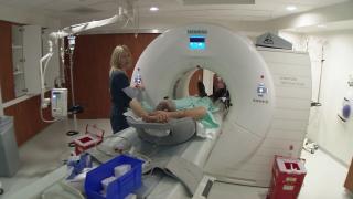 ''Este remarcabil. Tumoarea s-a topit pur şi simplu.'' O pastilă minune, în stadiu experimental, ar putea salva milioane de vieţi afectate de cancerul pulmonar