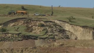 Alunecare masivă de teren, pe traseul Autostrăzii Transilvania. Versantul unui deal s-a prăbuşit pe tronsonul A3 dintre Nădăşelu şi Zimbor