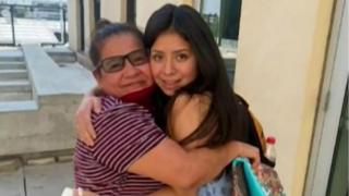 A fost răpită de tatăl său, când avea doar cinci ani. După 14 ani, şi-a regăsit mama, iar revederea dintre cele două a fost extrem de emoţionantă