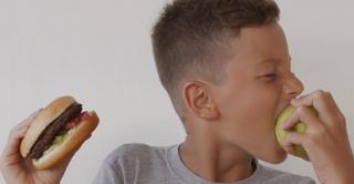 Conferință-manifest pe tema legăturii dintre alimentația copilului și creșterea speranței de viață