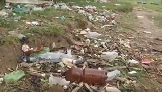 Mii de voluntari au strâns munţii de gunoaie lăsaţi în urmă de turiştii nepăsători: ''Oamenii nu ştiu să respecte natura''