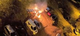 Dintr-o joacă se putea ajunge la o tragedie. Copiii au aruncat tuburi de spray în foc şi au provocat un incendiu de proporţii